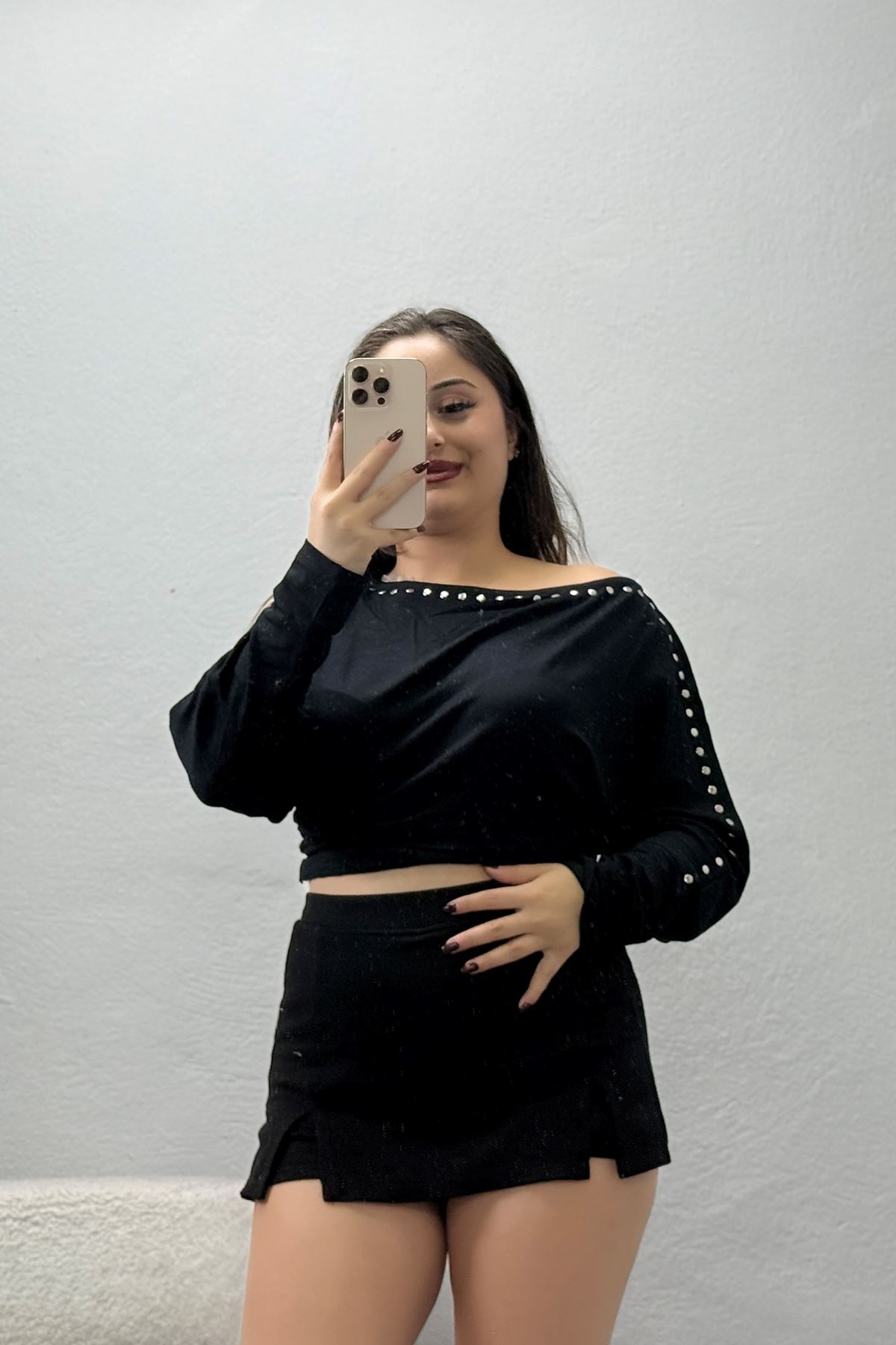 Kadın Çilek Kumaş Kayık Yaka Zımbalı Büzgülü Body Siyah