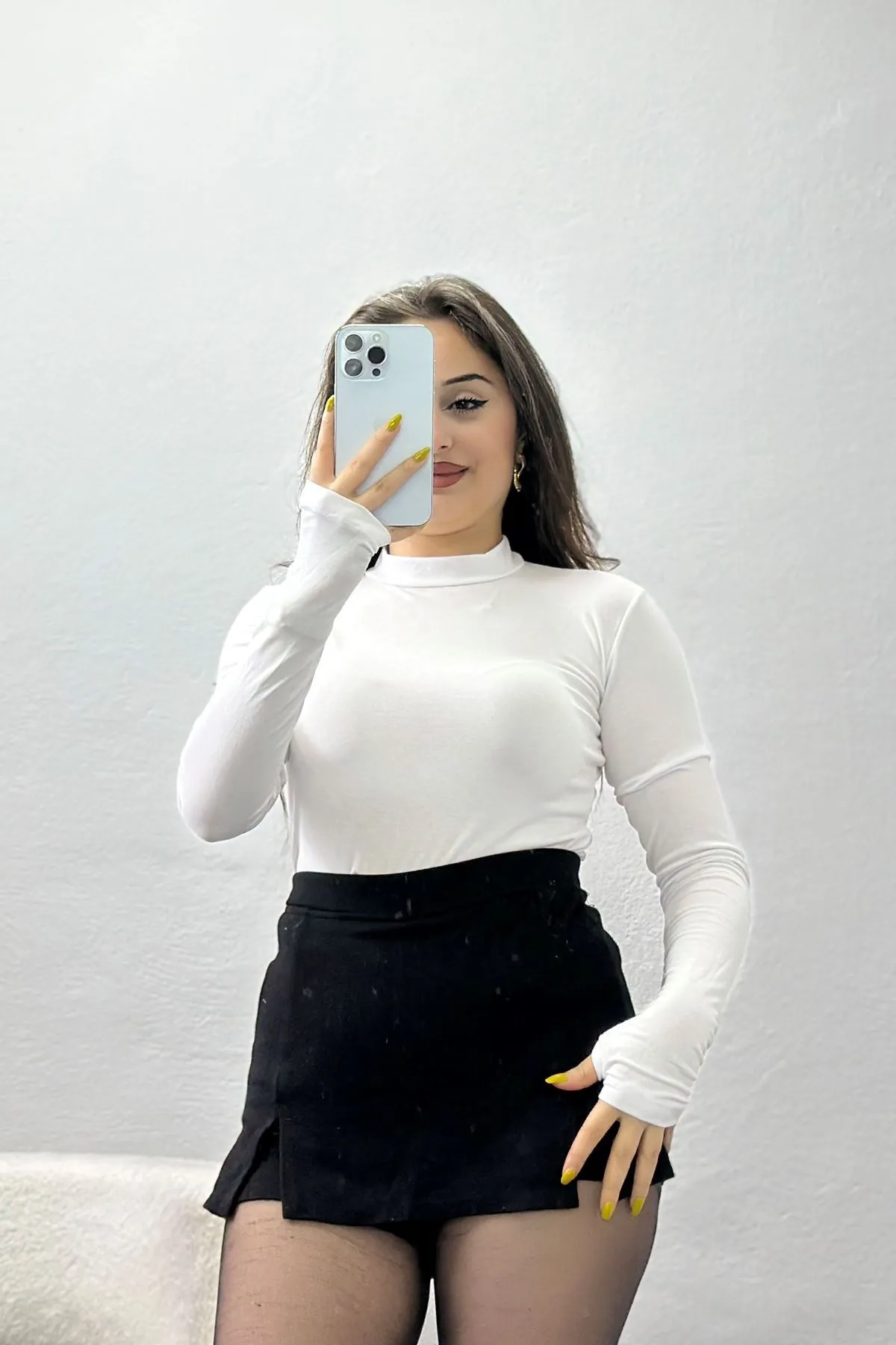 Kadın Dik Yaka Parmak Geçmeli Viskon Body Beyaz